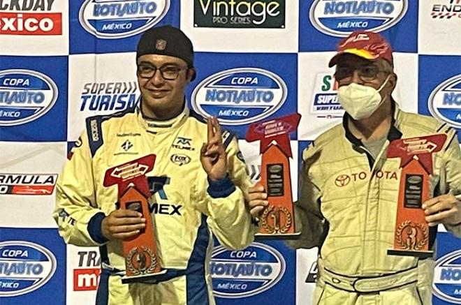 Los pilotos mexiquenses de la escudería GOGA Racing Team, César Valencia y Aldo Gómez, lograron subir a lo más alto del podio