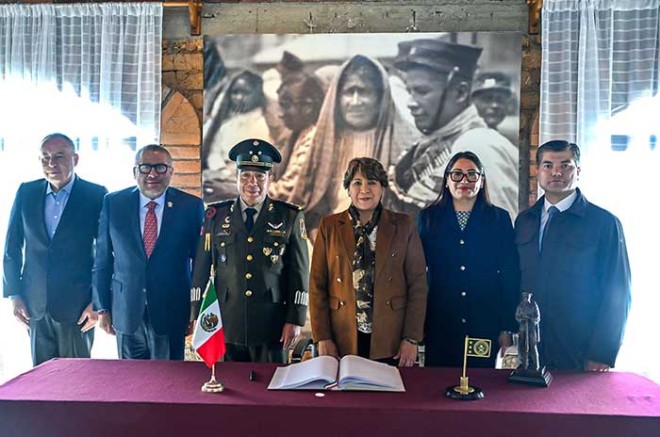 #Video: Delfina Gómez toma protesta al nuevo Comandante de la 22/a Zona Militar en #SantaMaríaRayón