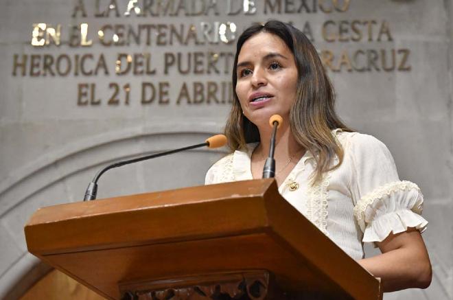 La diputada Viridiana Fuentes Cruz propuso que cualquiera de los contrayentes pueda solicitar la nulidad del matrimonio por violencia.