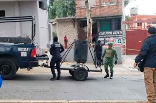 El explosivo habría sido arrojado la noche del sábado, pero al amanecer del domingo, la granada seguía en el sitio.