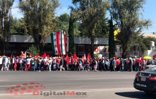 Marchan antorchistas por centro de Toluca; generan caos vial