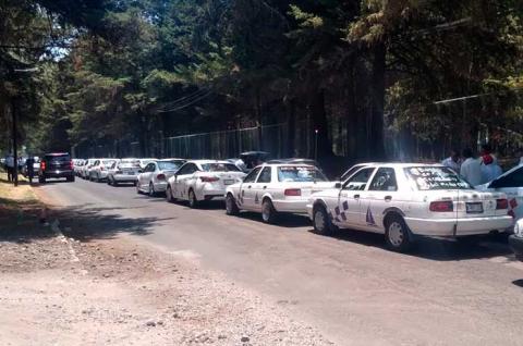 Taxistas exigen a la Secretaría de Medio Ambiente un alto a la corrupción