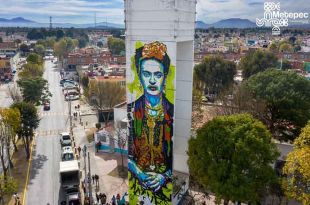 20 murales embellecerán espacios públicos, inaugurando el primero con la figura de Frida Kahlo.