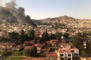 ¡Alerta! Fuerte incendio de vivienda en centro de #Toluca; aquí video