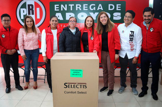 En el acto, la también senadora hizo un llamado a “salvar la patria” ante lo que calificó como decisiones autoritarias del actual gobierno