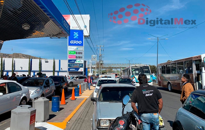 Arrebatos y peleas por crisis de gasolina en Edomex