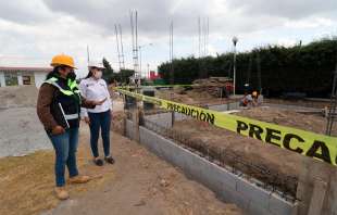 Actualmente se lleva a cabo la construcción de techumbre, la rehabilitación y reacondicionamiento de aulas en el jardín de niños “Luisa Isabel Campos de Jiménez Cantú”