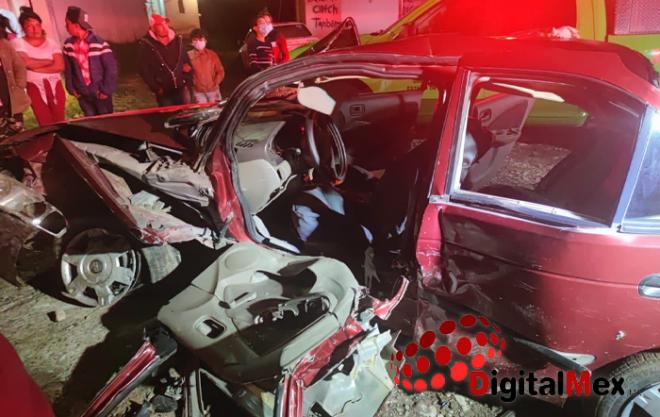 El accidente se dio en la carretera federal Toluca-Zitácuaro a la altura del kilómetro 40 en el paraje conocido como Las Grúas
