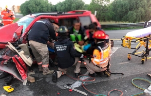 #Video: Rescatan a conductor prensado tras accidente en la #Texcoco-Lechería