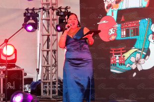 La soprano Paola Allende Hernández interpretó melodías de Studio Ghibli durante su presentación gratuita en el Saitama Fest 2026.