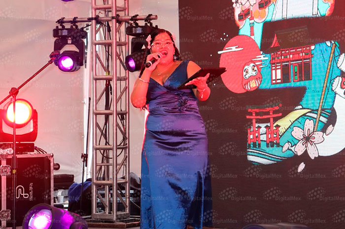 La soprano Paola Allende Hernández interpretó melodías de Studio Ghibli durante su presentación gratuita en el Saitama Fest 2026.