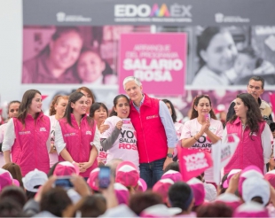 Entrega Del Mazo casi 5 mil tarjetas del Salario Rosa en Nicolás Romero