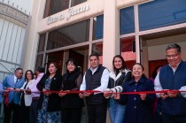 Acompañado de la directora general del Registro Civil del Estado de México, Sonia Janeth Cruz Miranda, el presidente municipal entregó las oficinas ubicadas en la esquina de Avenida de los Maestros y la calle Mariano Abasolo.