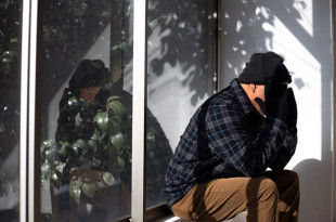 Especialistas señalan que, ante la presencia de estos síntomas por al menos dos semanas, es fundamental acudir con personal médico o de salud mental