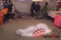 Según testigos, el hombre se sintió mal y se desvaneció mientras realizaba sus actividades cotidianas en el mercado.