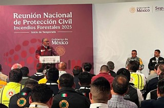 Con la participación de más de mil servidores públicos, se realizan talleres de capacitación para mejorar la respuesta ante incendios en el país.