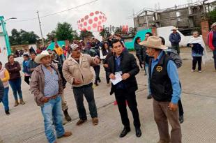 González Berra busca abatir el rezago en las comunidades.