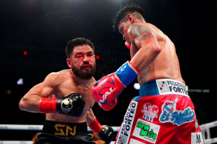 El mexiquense se impuso en el round 11 en la Desert Diamond Arena de Glendale, Arizona, y se convirtió en campeón unificado de peso superpluma por la WBO e IBF.