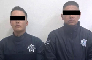 Durante el operativo se aseguraron armas, cartuchos y una unidad oficial; el caso ya es investigado por la Fiscalía Especializada en Secuestros.