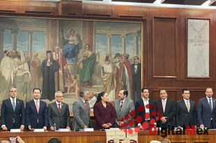 El acto fue encabezado por la diputada Martha Azucena Camacho Reynoso, presidenta de la Directiva y el diputado José Francisco Vázquez Rodríguez, Presidente de la JUCOPO.