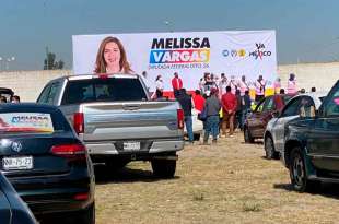 Melissa Vargas arranca campaña tipo autocinema