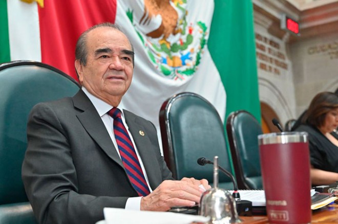 Aunque se privilegia la sesión presencial, también se permite la modalidad mixta o a distancia en situaciones de emergencia.