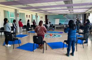 Se espera que las maestras y los maestros reciban los cursos como una oportunidad de mejora.