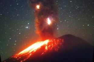 Captan en #Video impresionantes explosiones del #Popocatépetl