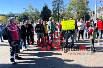 Omar Hernández, representante de los inconformes, detalló que el aguinaldo se redujo de 60 a 29 días y que, además, la prima vacacional disminuyó a 14 días, cuando anteriormente superaba los 20 días de pago.