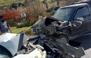 Choque entre taxi y camioneta deja tres mujeres lesionadas en #Tenango