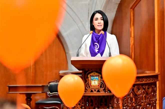 Karina Labastida Sotelo, propuso adicionar a las leyes mexiquenses un capítulo específico denominado:“De la Violencia Digital y Mediática