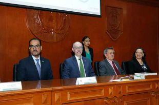 Carlos Eduardo Barrera Díaz encabezó la ceremonia conmemorativa del 45 aniversario de la fundación del Sindicato Único de Trabajadores y Empleados al Servicio de esta institución educativa (SUTESUAEM).