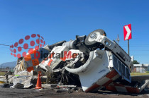 Pipa volcada en la carretera Toluca-Naucalpan frente al aeropuerto