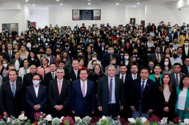 Fortalece GEM formación continua de las y los maestros de la entidad.