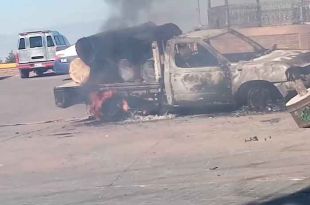 #Video: Autodefensas de #Xonacatlán queman camioneta de talamontes