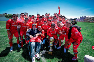 El evento contó con autoridades y figuras locales, destacando la entrega de premios a los equipos más goleadores y defensas destacadas
