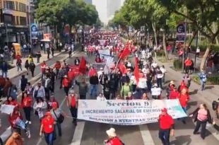 CNTE rechaza leyes educativas, interrumpe servicios y anuncia paro unitario.