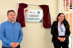 Omar Sánchez Velázquez y Margarita Camacho Gómez develaron la placa del Conalep Plantel San Andrés, en Calimaya.