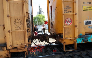&quot;Ahorca&quot; tren zona norte de Toluca; vecinos denuncian peligro para habitantes