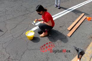 Los colectivos se dieron cita en el tramo de las calles Independencia a Primero de Mayo, donde comenzaron a delimitar el espacio por donde deberían transitar los usuarios.