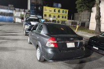 Tras la revisión encontraron un arma de fuego tipo AR15 A2 de la marca Colt calibre .223 milímetros con cargador y cartuchos útiles, un arma de fuego tipo larga calibre 5.56 milímetros.