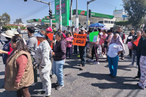 Vecinos de Chimalhuacán bloquearon calles para exigir el restablecimiento del suministro de agua.
