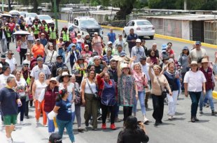 La alcaldesa Azucena Cisneros Coss inauguró la repavimentación de 1.5 kilómetros de la avenida Venustiano Carranza, en Ecatepec.