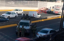#Video #Metepec La Marina y la FGR cierran Tecnológico; tremendo caos vial