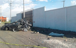 Vuelca auto en la Toluca-Atlacomulco; hay un muerto