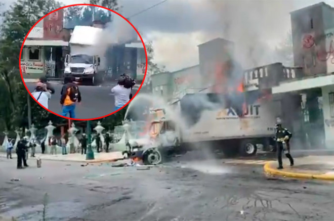 Video: Normalistas lanzan petardos e incendian camión en protesta frente al Campo Militar 1 por caso Ayotzinapa