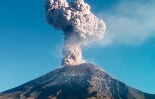 Registra Popocatépetl explosión de 2.5 kilómetros de altura