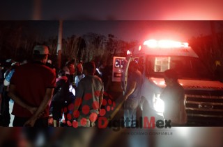 El accidente ocurrió alrededor de las 19:00 horas de este sábado, cuando un vehículo Nissan Sentra, color vino, y una motocicleta Italika, color negro con azul, colisionaron en la zona.