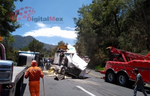 #VillaGuerrero: Vuelca tráiler en la Tenango-Ixtapan