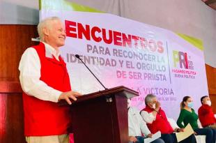 Eric Sevilla sostuvo un encuentro con la militancia para hacer entrega de reconocimientos y notas laudatorias.